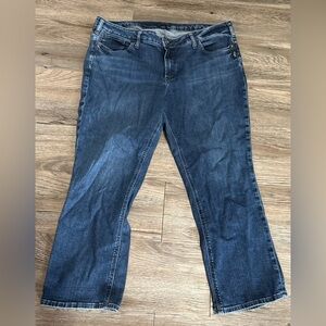 Silver Jeans Women's Capris in Deep Blue